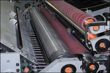 Controllo ondulato dello SpA della macchina incollante della laminazione della scanalatura della scatola di 5 strati del CE