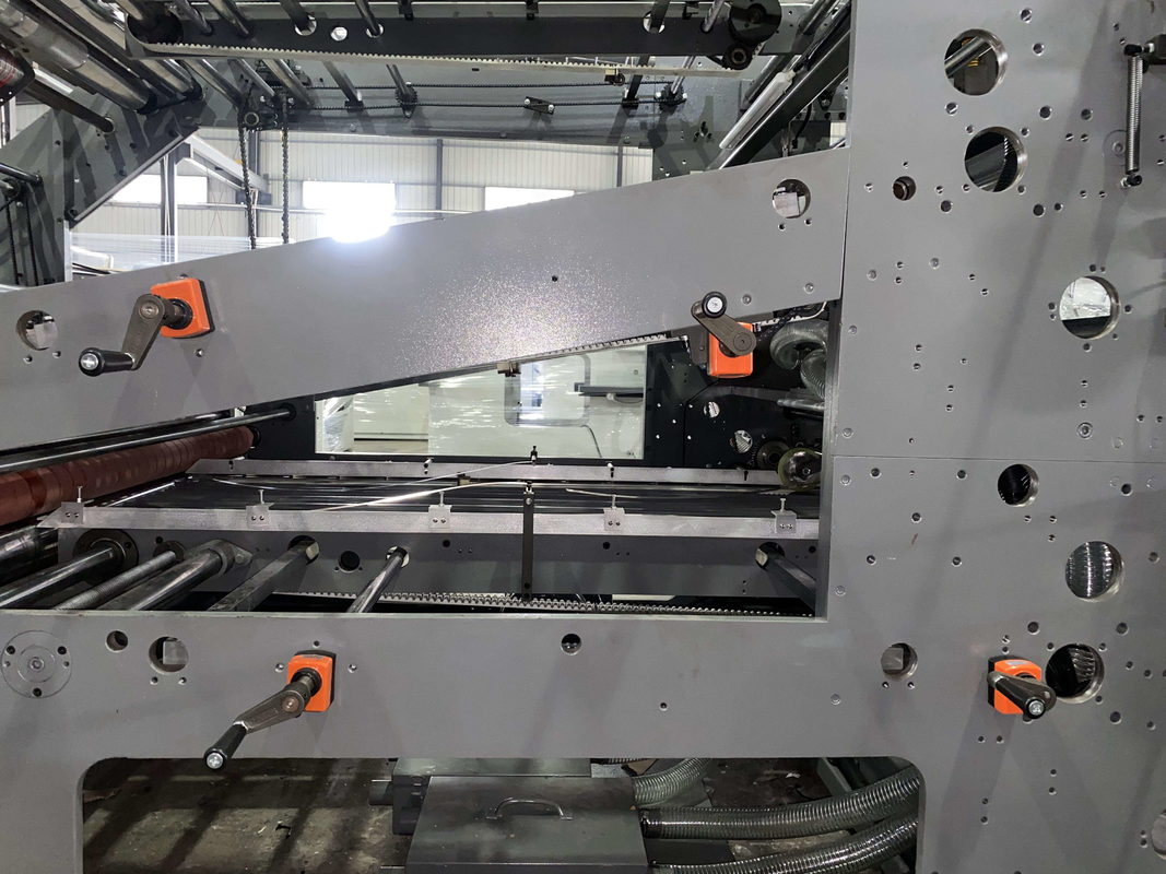 Macchina incollatrice per laminazione a doppia parete automatica tipo 1650